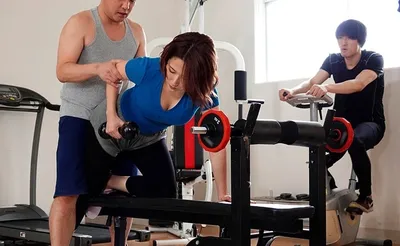 ông chồng phát hiện người vợ cắm sừng với huấn luyện viên thể hình