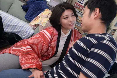 đang chán đời vì bị em ghệ đá thì người phụ nữ làm chung gạ tình