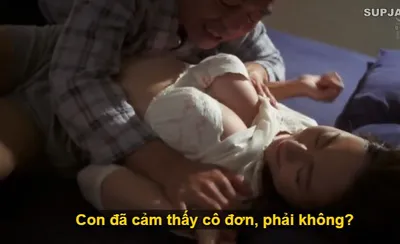 Nhìn con trai mải miết lao đầu vào việc, khiến người yêu của nó cô quạnh, ông bố chồng nổi máu điên cuồng đè bẹp con dâu.