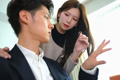 Vợ yêu đi đi chơi, anh xã ở nhà bị nhỏ em bà xã gạ nện không trượt phát nào