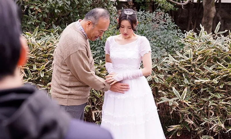 ông chồng quá yếu, vợ yêu dù yêu nhưng vẫn thường làm tình với bố chồng yêu đến có thai