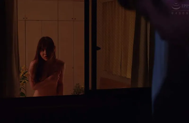 Em gái hàng xóm anh xã chồng yêu nhà sát bên thường xuyên thay đồ ở ngay cửa sổ