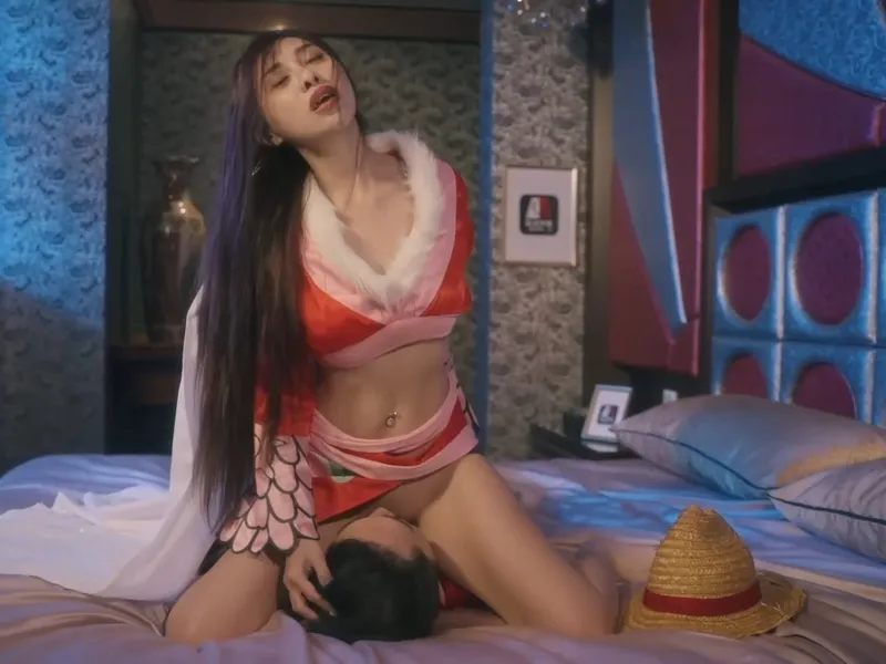 Lái máy bay bà già cosplay cưỡi ngựa, bắn tinh đầy mòm sướng tê cặc